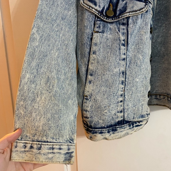 Acid Wash Jean Jacket - Picture 4 of 11